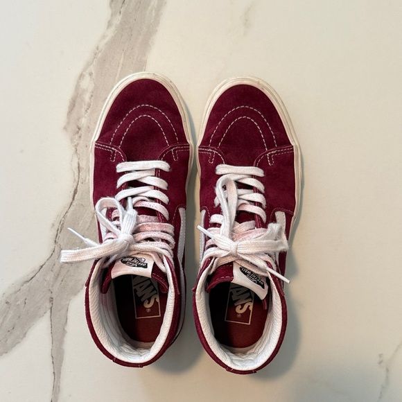 Vans - Picture 2 of 3